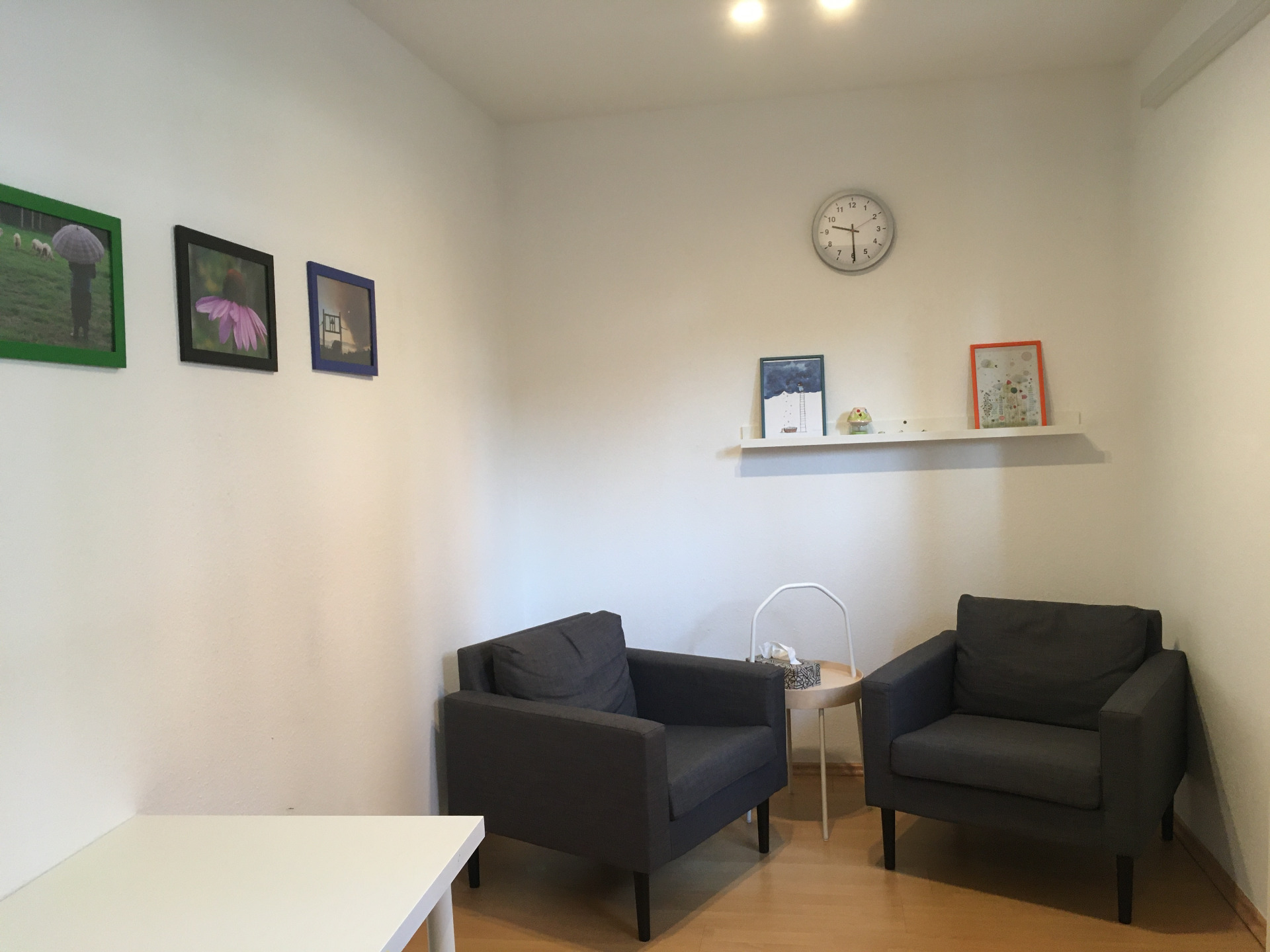 EGYÉNI KONZULTÁCIÓS HELYISÉG